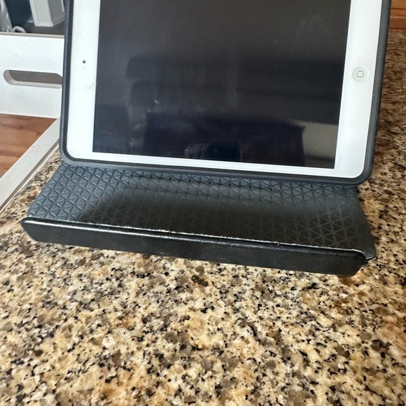 iPad mini - Picture 3 of 9